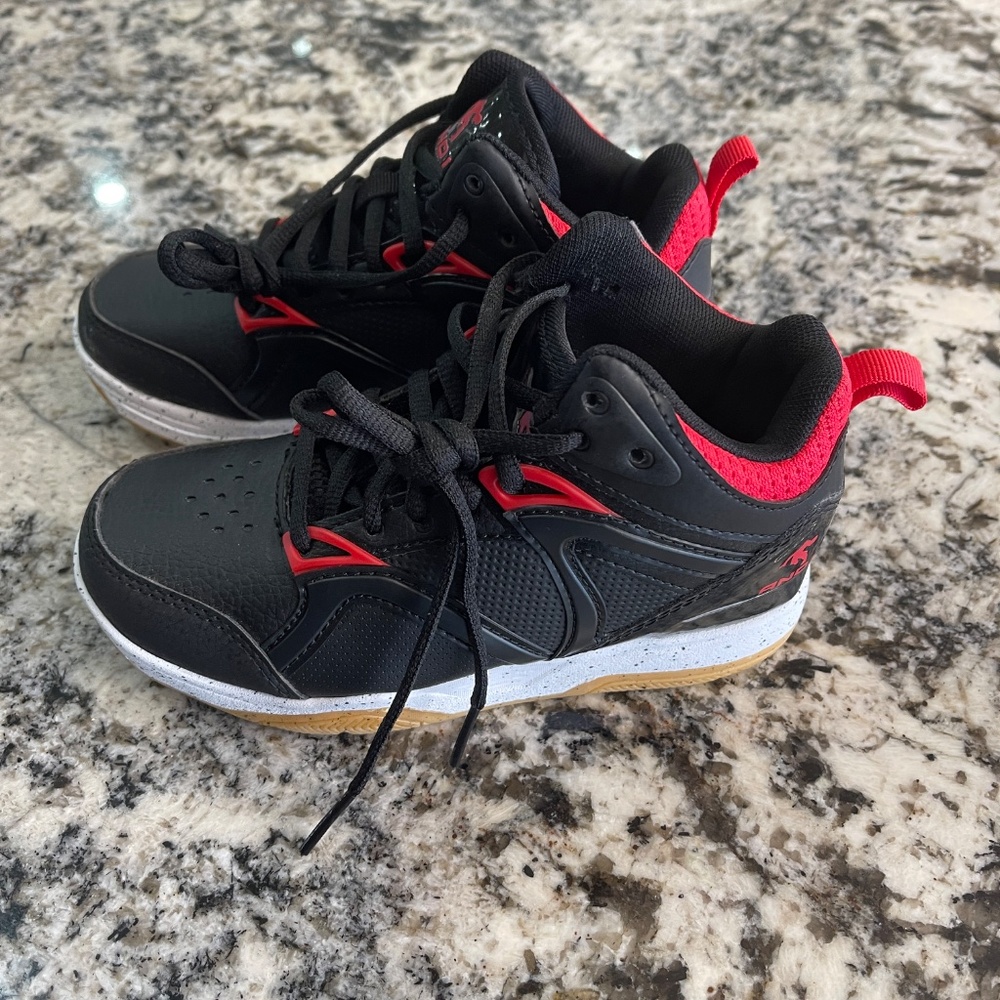 NEW AND1 Basketball Sneakers Youth Size 13 Shoes Red/Black Lace Up Boy Girl NWOT